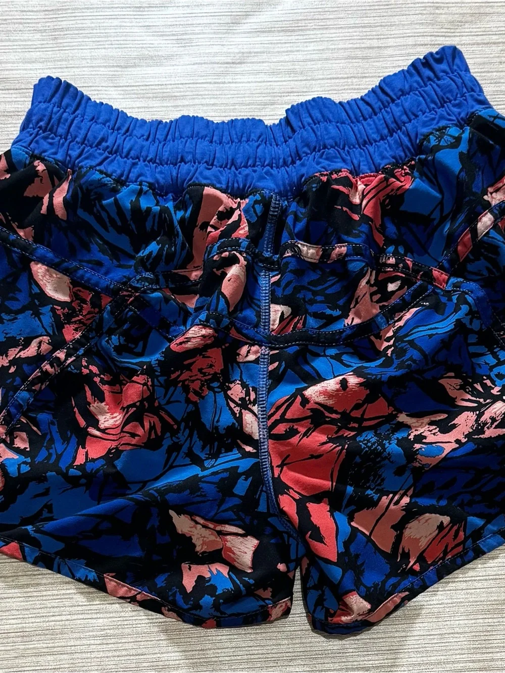 Lululemon Hotty hot shorts size 6